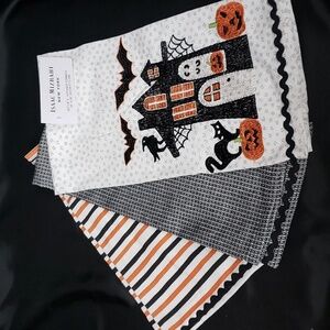 Isaac Mizrahi NWT Set of 3 Halloween Themed Kitchen Towels